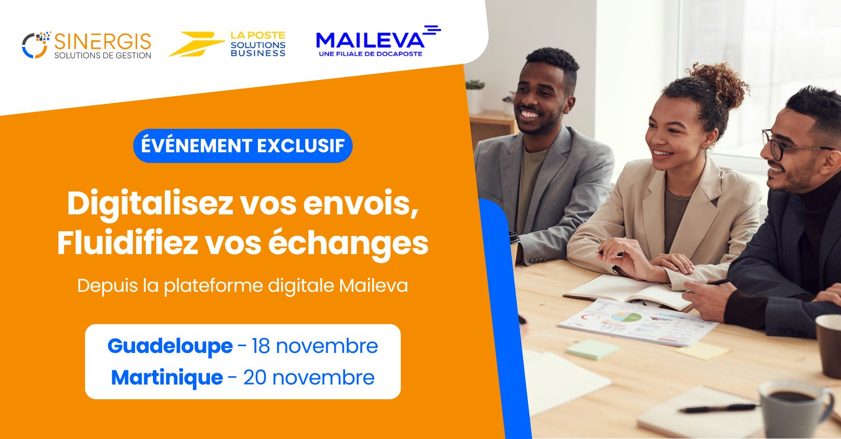 Trois professionnels sont assis à une table avec des documents et un ordinateur portable. Un texte en français fait la promotion d'un événement numérique avec des dates pour la Guadeloupe et la Martinique.